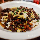 托乐嘉个性川菜煌飞鸿川小馆必点的黑鱼花拌饭，天天都想来一份。