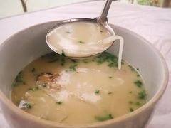 萝卜鲫鱼汤-江边河鲜
