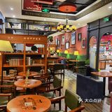 正应了上海爷叔那句话：“现在喝咖啡，更多的是喝情怀”[调皮]