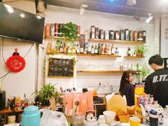 -84那年咖啡馆(李沧万达店)