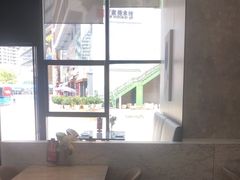 靠窗位-必胜客(武汉欢乐谷店)