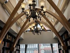 -钟书阁(松江泰晤士小镇店)