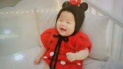 -亲吻宝贝儿童摄影