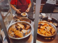 -松树干拌面店