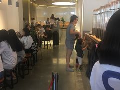 等位区-喜茶(东莞汇一城店)