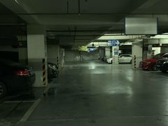 -无锡烤鸭馆中山路店-停车场