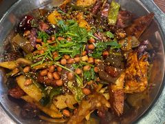 -愉肴麻辣香锅(中山路店)