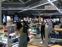 -日上免税店(三径路t3店)