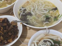 -文山荷鲜居(翠湖店)