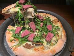 黑松露菌菇牛肉薄脆披萨-West10 西拾·西餐厅·创意菜(未来科技城店)