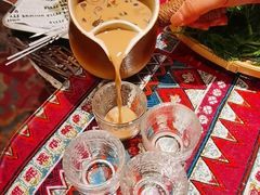 云南鲜煮鲜花奶茶-火塘云南烧烤大排档