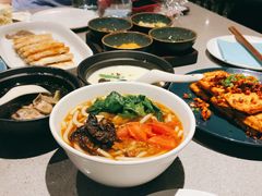 油鸡㙡凉米线-半山腰·云南菜(侨福芳草地店)