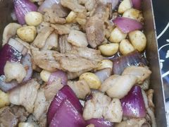 戳五花肉-老东镇啤酒屋海鲜加工·蒸汽海鲜·海鲜烧烤(台东店)