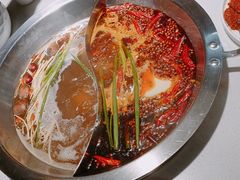 -茅草房·河畔园林火锅