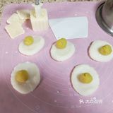 来做可爱的冰皮月饼吧~  1