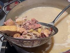 -尚尚仙·酸汤猪手·猪肚鸡火锅(华联万柳购物中心店)