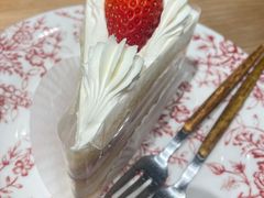 草莓鲜奶切片-Dough&Joe团憩(瑞虹天地月亮湾店)