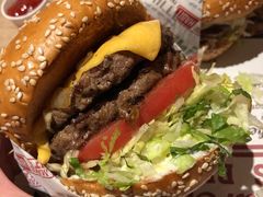 -The Habit Burger Grill 哈比特汉堡(复兴soho店)