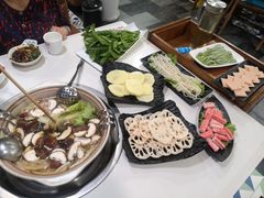 -土连锅·现熬养生汤锅(梁家巷店)
