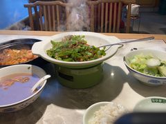 -绿草地·湘菜(酃湖师院店)
