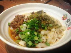 -顺溜·手工刀削面·黑金店(铜锣湾店)