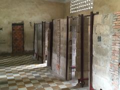 -吐斯廉屠杀博物馆