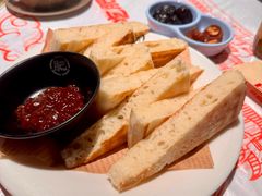 -肥肥虾庄·金牌油焖大虾(汉街SKP店)