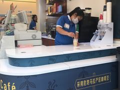 -全家便利店(新闸路二店)