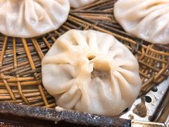 灌汤包-西安贾三灌汤包·回坊小吃·清真炒菜(北院门总店)