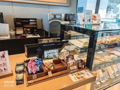 大堂-星巴克(青岛火车北站候车大厅店)