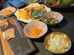 -铭牛烧肉·和牛海鲜自助(高新月牙湖店)