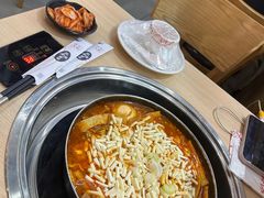 -三清洞摩西韩式年糕火锅(威高广场店)