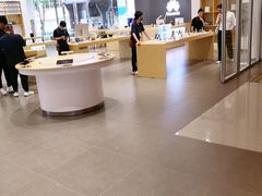 -华为授权体验店(中山公园来福士)