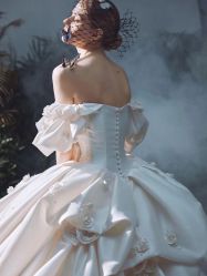 -不晚国际婚纱礼服
