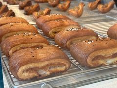 -VERIE BAKEHOUSE