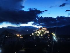-平措康桑·和牛自助观景餐厅(布达拉宫店)
