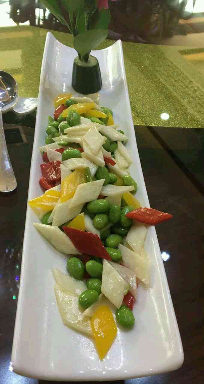 上道素食-"在寺庙内的素菜馆,其实门面还挺大的,但是.