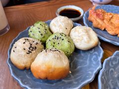 蟹黄大虾荠菜三拼-鑫震源·苏式大虾生煎(山塘街店)