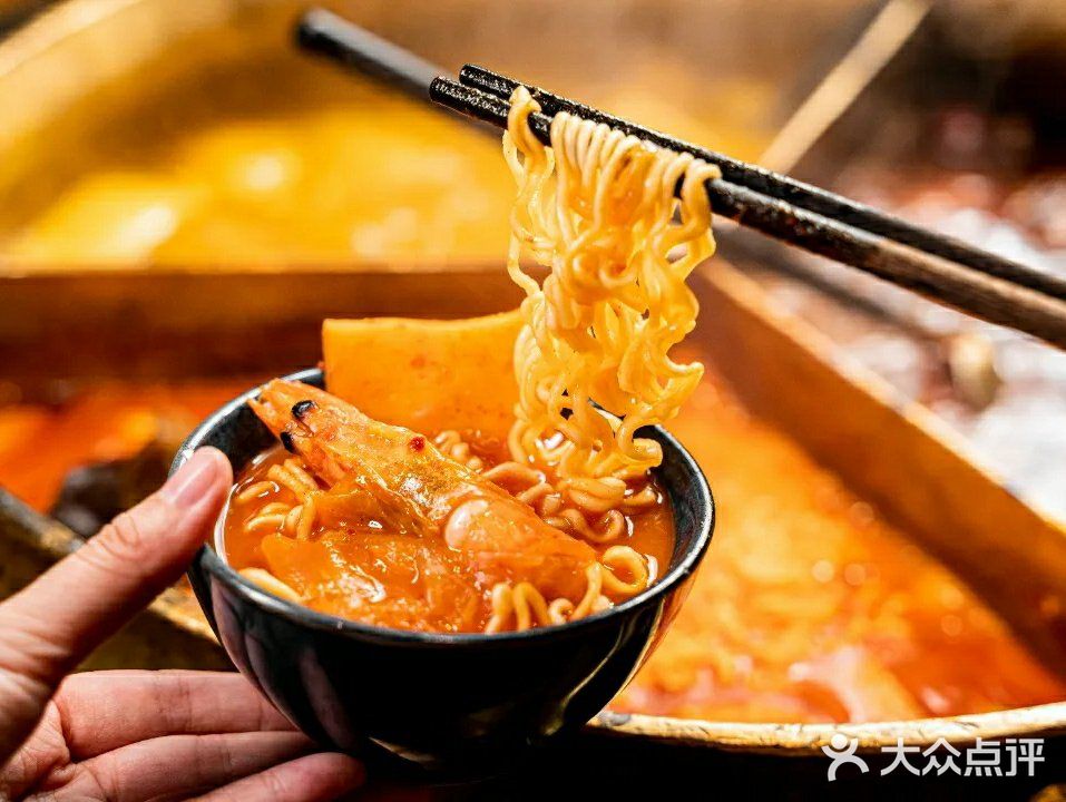 全福州人都得往东百中心挤，只为了吃它！