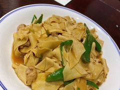 尖椒炒平山干豆腐-老厨家(友谊路总店)