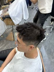 -藤野造型烫染·漂发