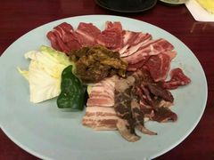 松阪牛肉拼盘-松阪牛焼肉M(法善寺横丁店)