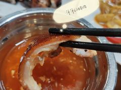 -黄记四更烤乳猪店