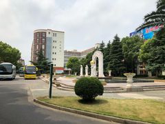 -上海市民办金苹果学校