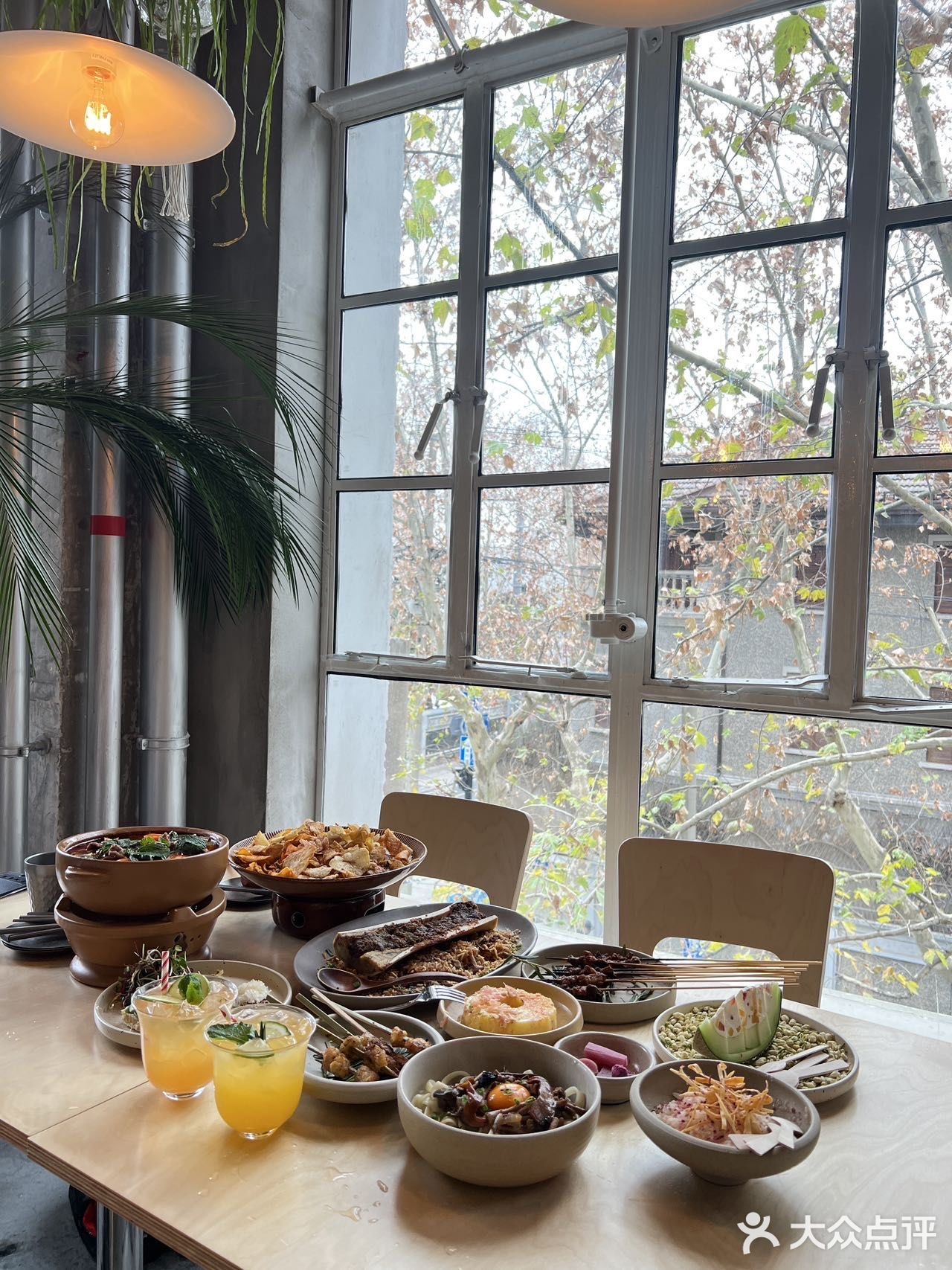 在上海！jujuju漂亮的花园窗景餐厅！
