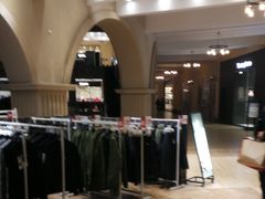 -王府井奥莱临潼小镇(临潼店)