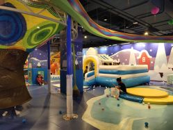 -多奇妙乐园·淘气堡·电玩·抓娃娃(海口吾悦店)