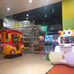 -玩塾品格乐园(宇宙太空龙旗店)