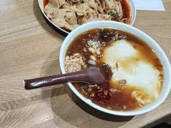 -三好食堂(煎饺·馄饨·肉饼米线·盛世广场店)