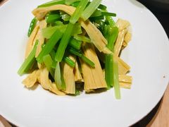 葱油黄金豆皮-弄堂小笼包(西青中北永旺购物中心店)